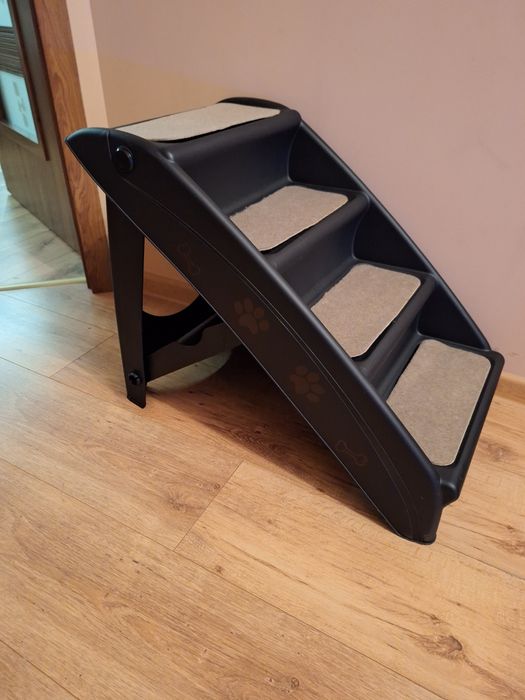 Schodki dla zwierzaka.