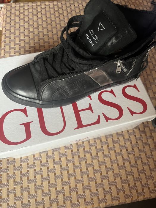 Ботинки шкіряні Guess