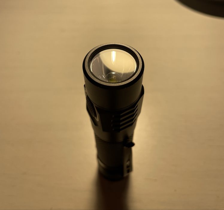 Latarka Sofirn SC31 Pro