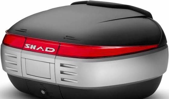 Frisos laterais para top case shad SH50 preteados. Com algumas marcas