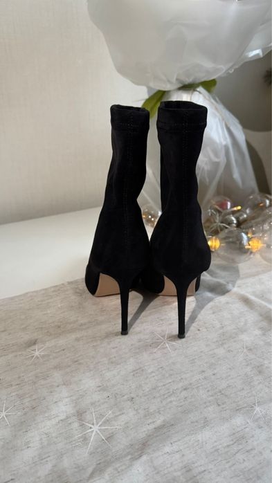 Ботильони замшеві LeBerdes