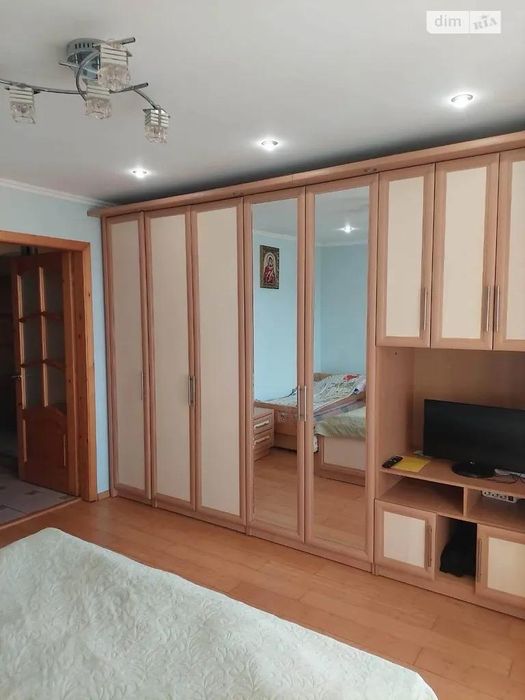 Продам комфортну 2к квартиру у Богородчанах.