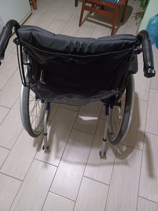 Инвалидная коляска