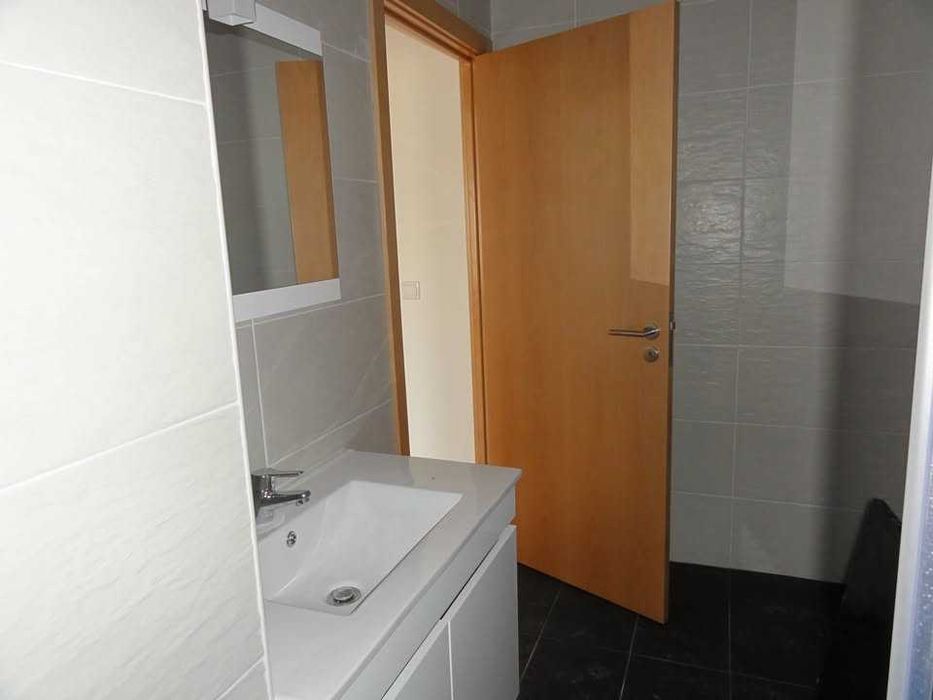 Apartamento T1 na Rua Dr. Diamantino Henriques, Nelas