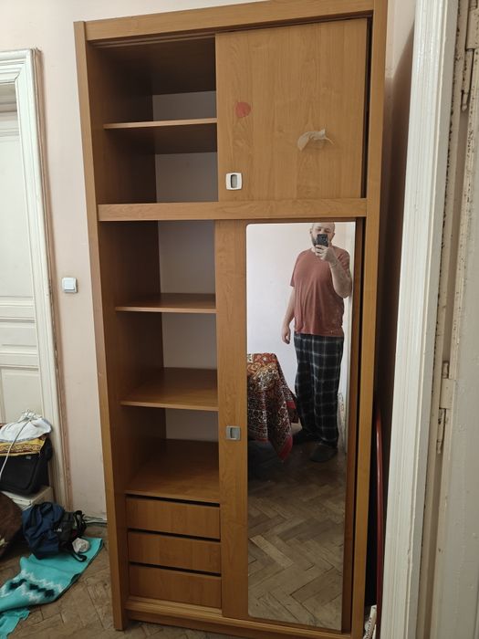 Шафа з дзеркалами