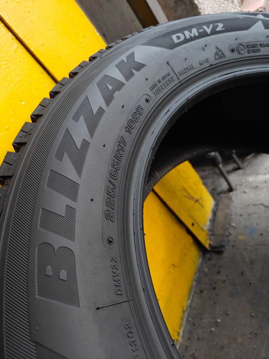 bridgestone blizzak dm v2 225 65 r17 - Купити шини, диски та