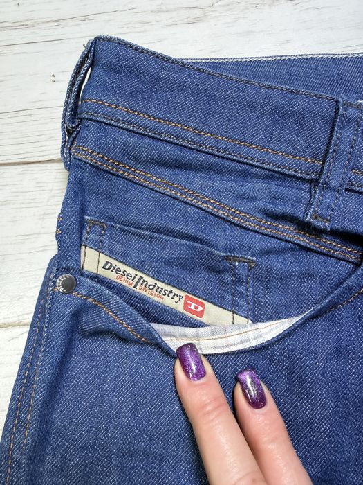 Jeansy Diesel r.30 (EU40)  prosty fason styl klasyczny casual