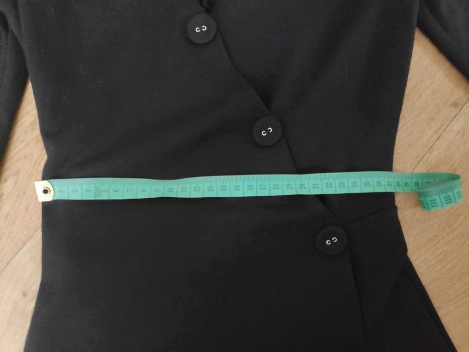 Seksowny czarny kombinezon mini XS Bershka