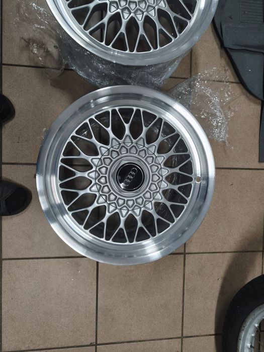 Audi V8 D11 , felgi BBS RG   043 ,jak nowe