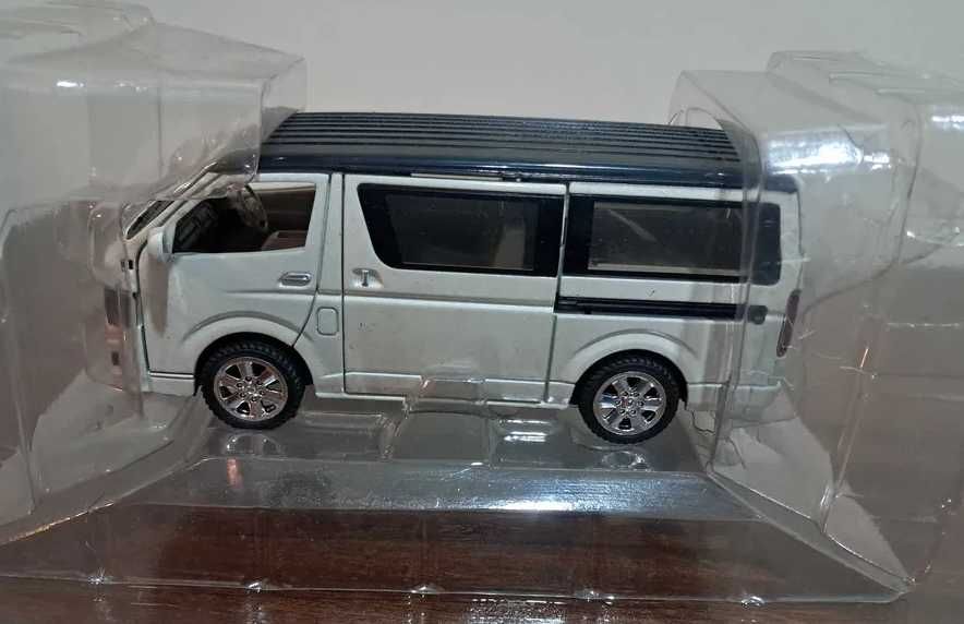 Carro Miniatura Toyota Hiace Diecast XLG 1/32