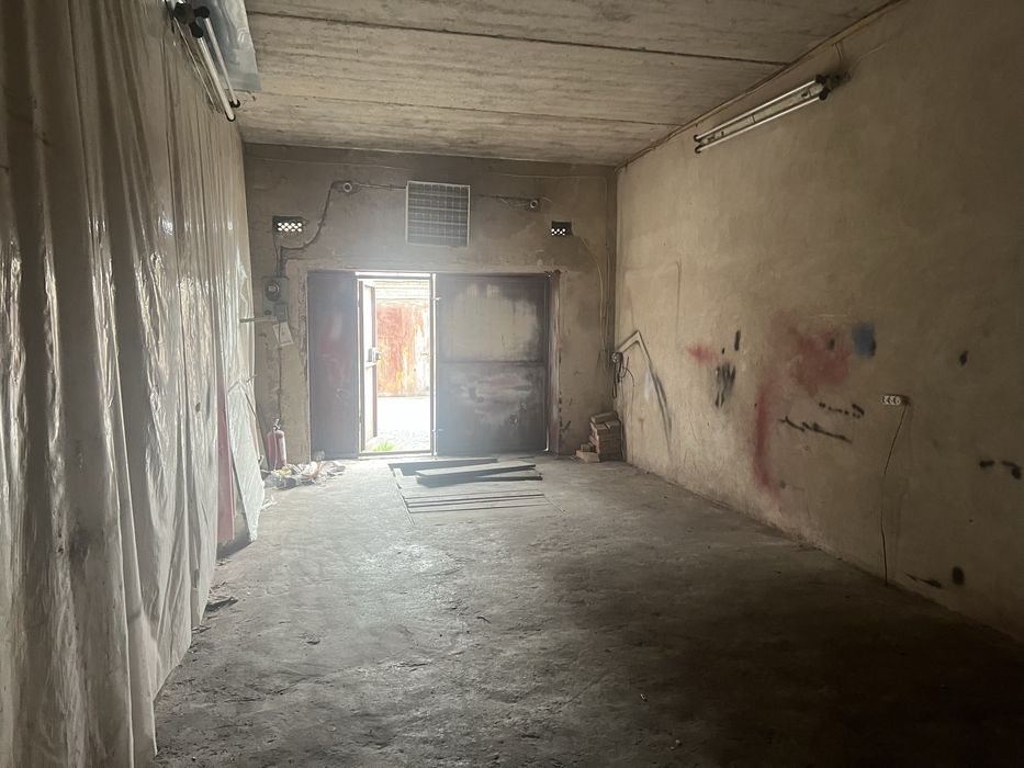 Продам три гаражі разом вул. Сухоярська. 200 м.кв. Під СТО, виробництво