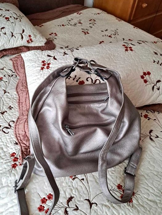 Bolsa-mochila com muita arrumação