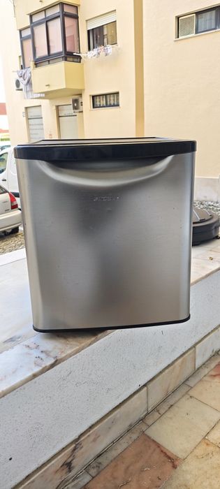 Mini bar Frigorífico pequeno