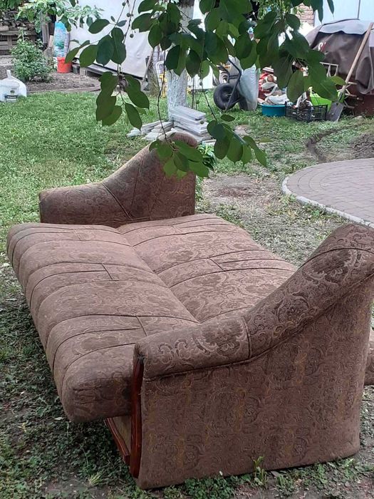 Продам розкладний двоспальний диван