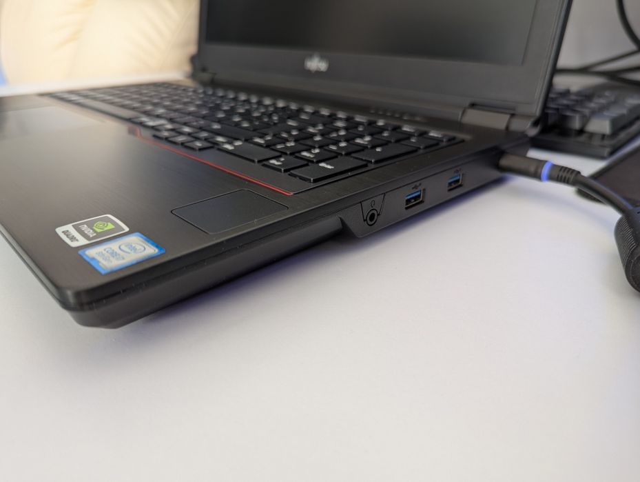 Ноутбук FUJITSU Celsius H780 (15.6"/i7-8750H/P600/32GB RAM/SSD 512GB)