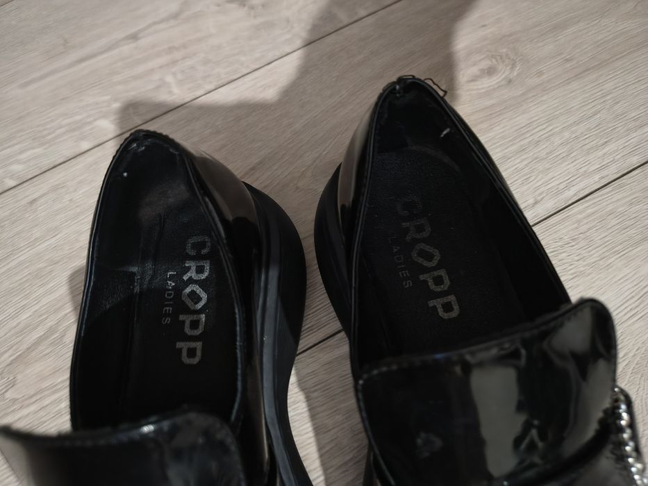 Półbuty lakierowane Loafersy z serduszkiem croop r38