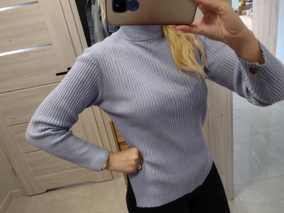 Sweter z golfem rozmiar M