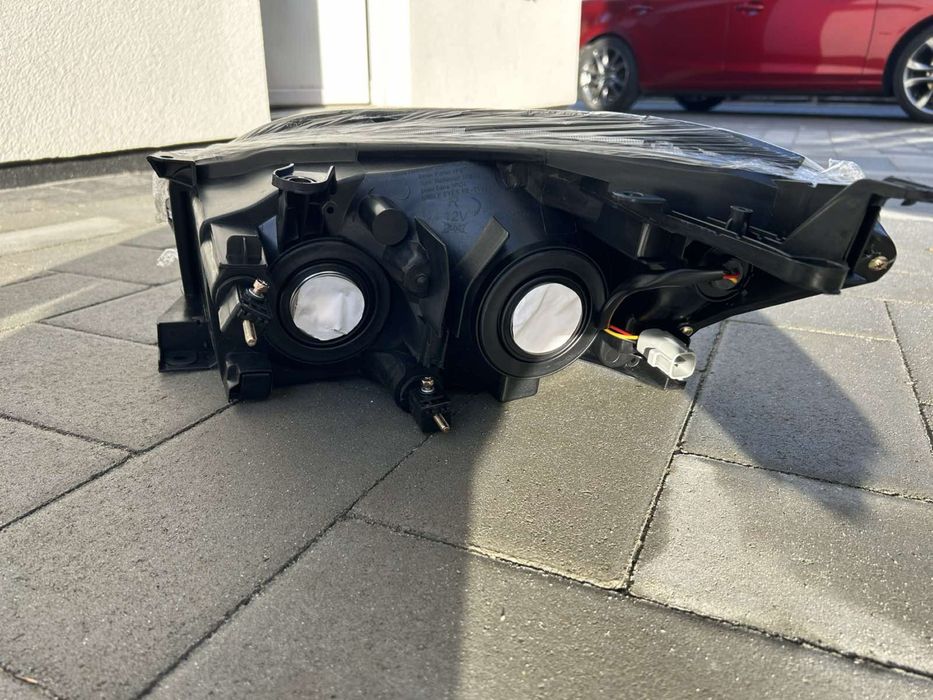 Фара Toyota Rav Рав 4 2005-2008  USA 8113042370