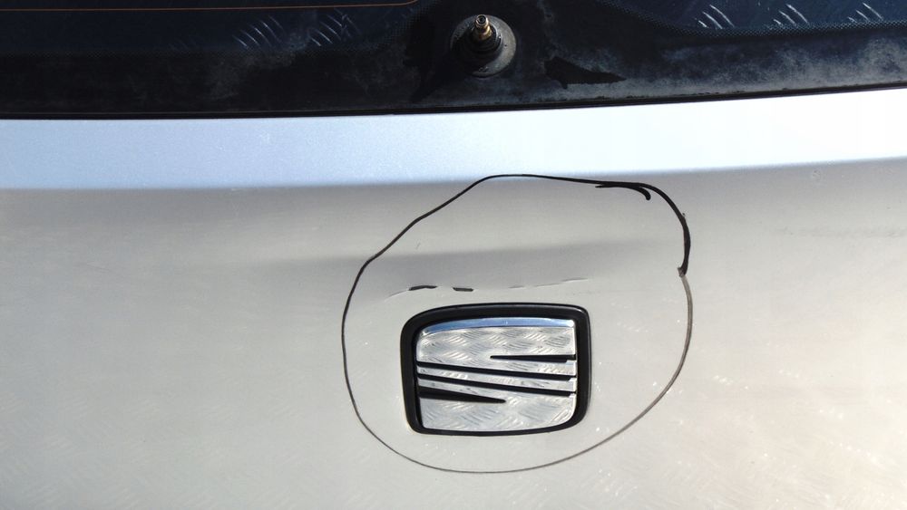 klapa bagażnika seat leon i srebrna