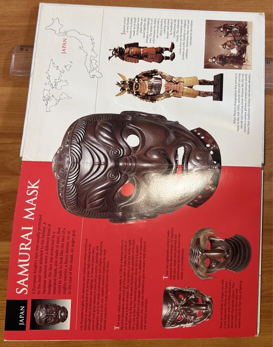 Masks, com máscaras de cartolina