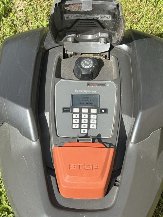 Kosiarka Husqvarna AUTOMOWER 305 kosiła 1344h