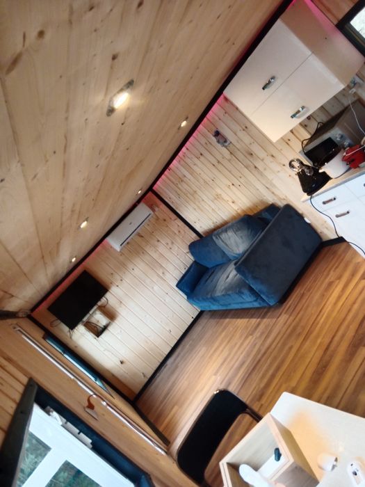 Domek letniskowy klimatyzowany nad jeziorem z linią brzegową Kaszuby