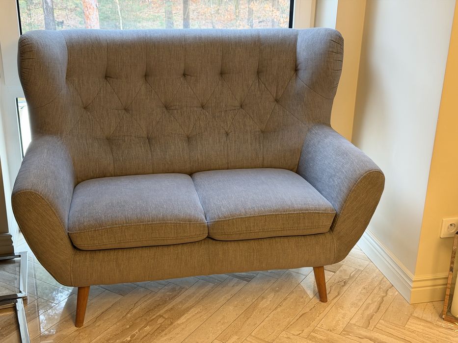 Kanapa dwuosobowa z plamoodpornym obiciem