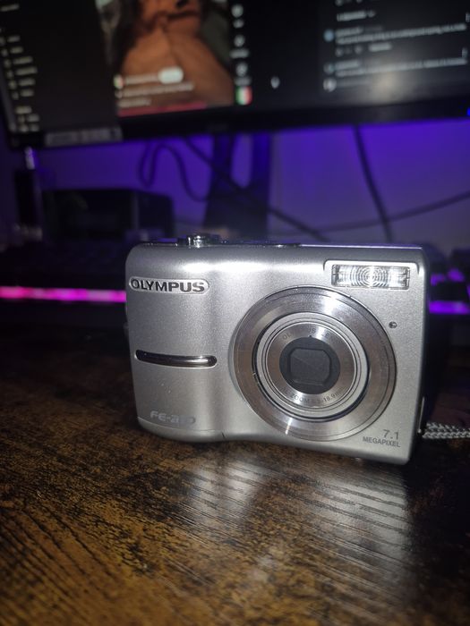 Aparat cyfrowy Olympus FE-210 | Retro / Y2K | + karta xD 1GB