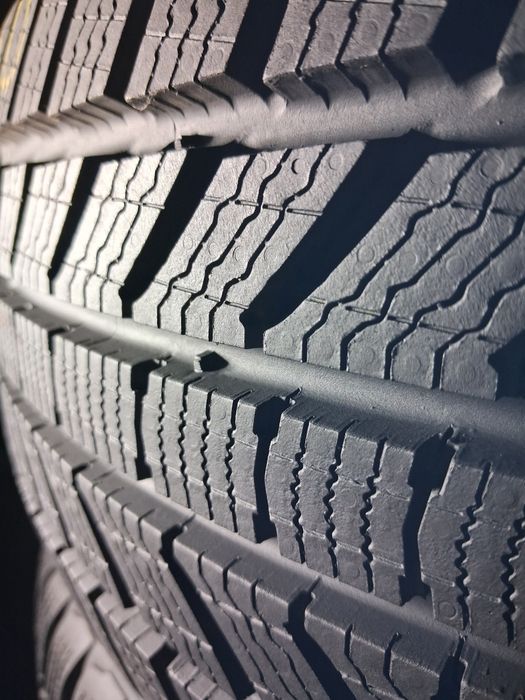 235/45 R20 Continental Winter Contact TS 870p шини б/у зима КОМПЛЕКТ , Пара