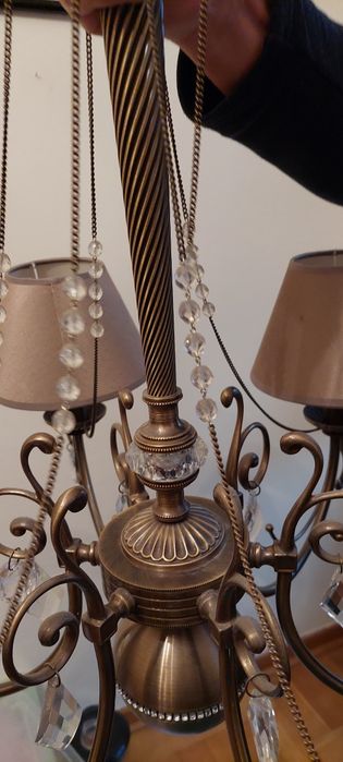 Żyrandol z mosiądzu z kryształkami Svarowskiego