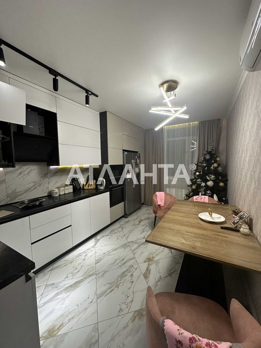 3 кімнатна квартира з євроремонтом у новому будинку