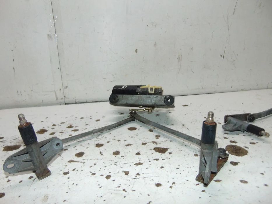 Peugeot 205 motor limpa vidros " usado em bom estado
