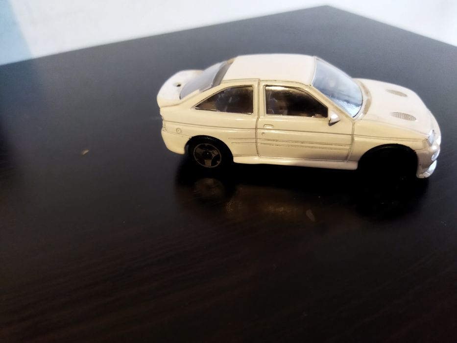 Miniatura Ford Escort RS 1/43 burago