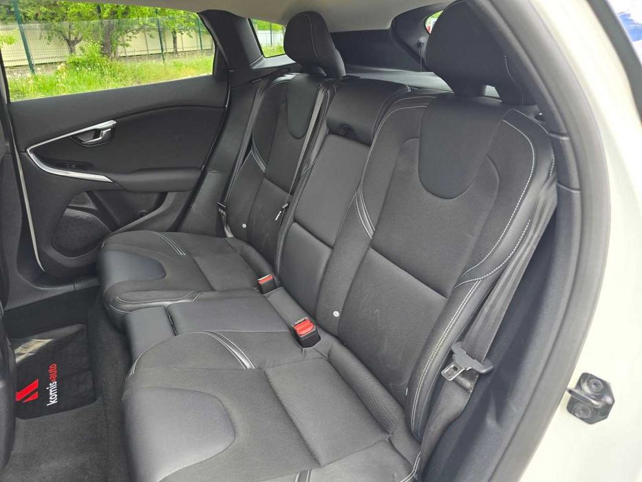 Продам  Volvo V40 2013. Можна в розстрочку, під викуп.