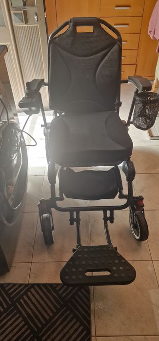 Cadeira de rodas Elétrica e Dobrável - INK XXL (160Kg)
XXI (160kg)