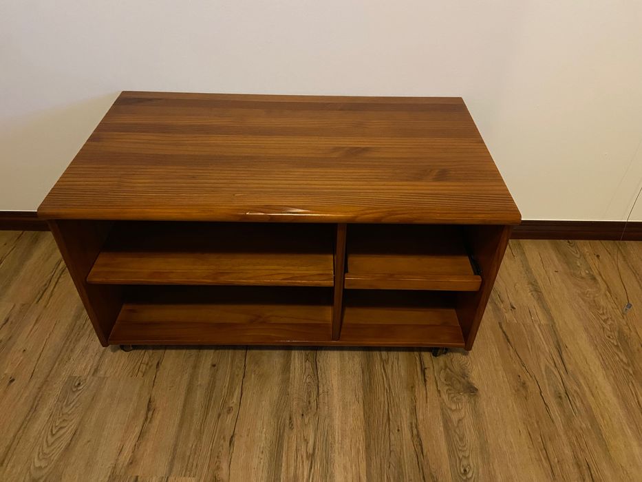 Móvel de tv em cerejeira