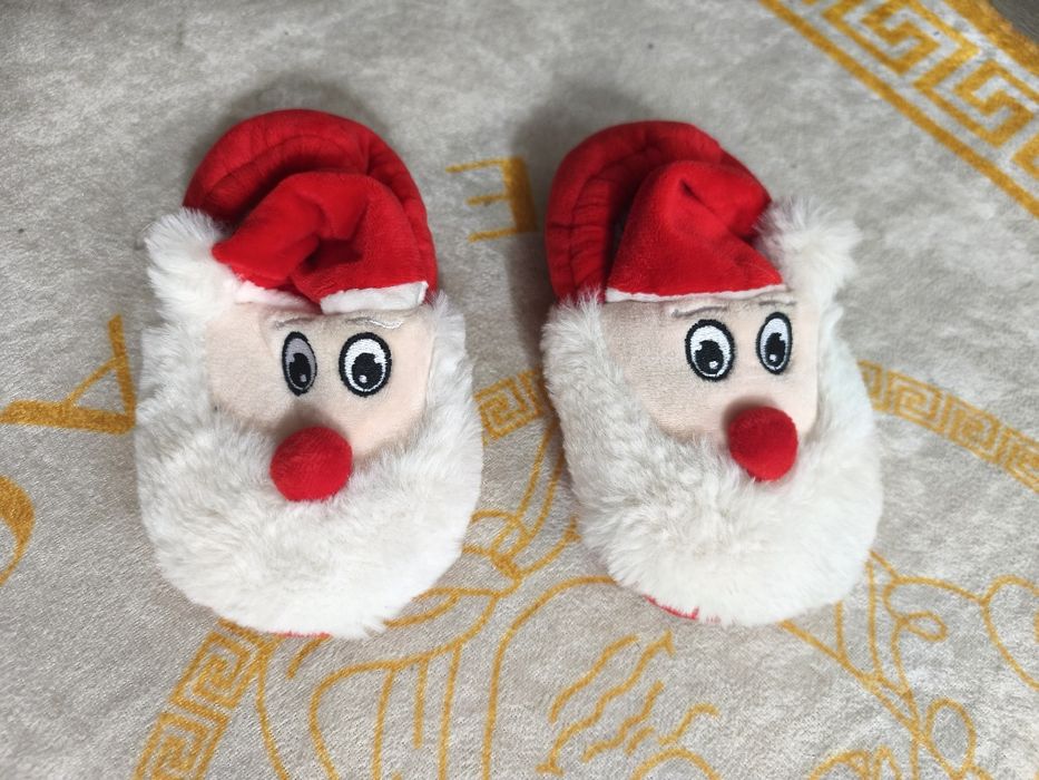 Nowe kapcie mikolaje 26/27