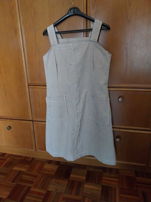 Bata, Vestido pinafore, salopete, jardineira axadrezado com bolsos frontais. Até XXL / 44