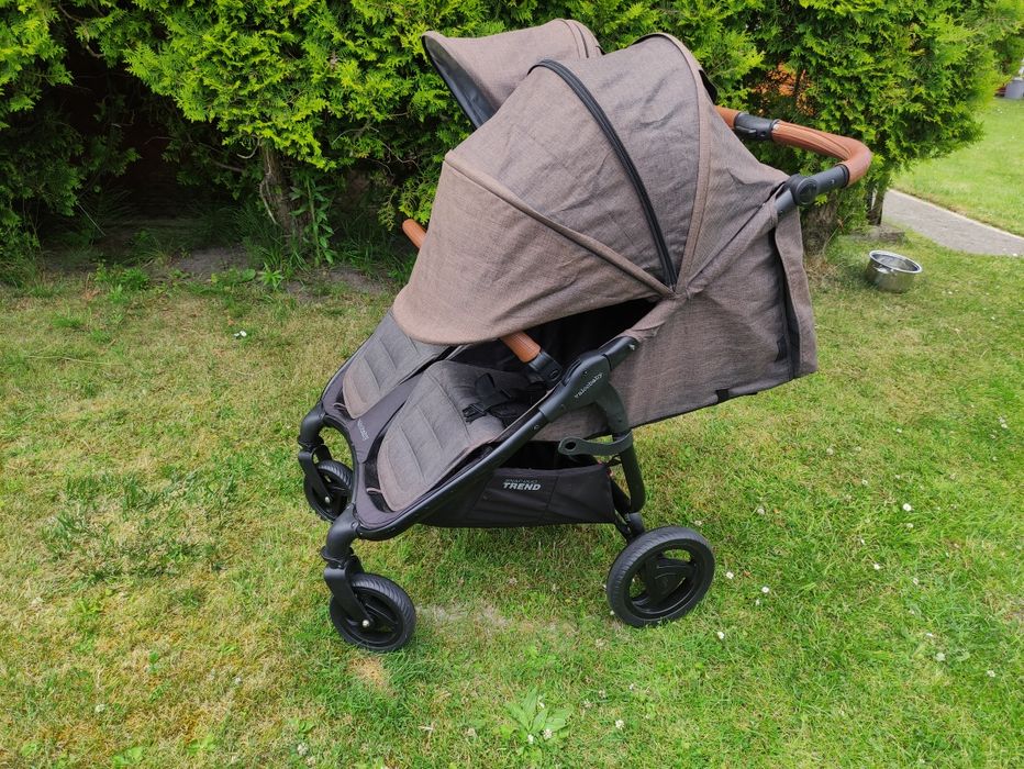 Wózek valco snap Duo trend Charcoal bliźniaczy rok po roku