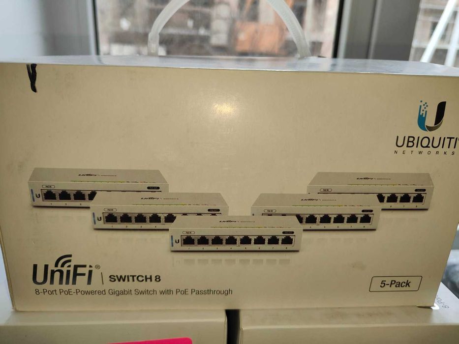Коммутатор Ubiquiti UniFi Switch 8 (US-8)