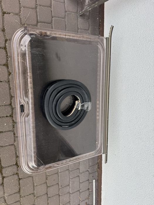 Szyby do przyczepy kempingowej