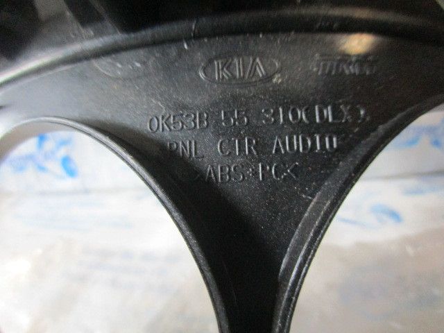 Moldura da consola central / rádio / aro KIA Carnival II (GQ)