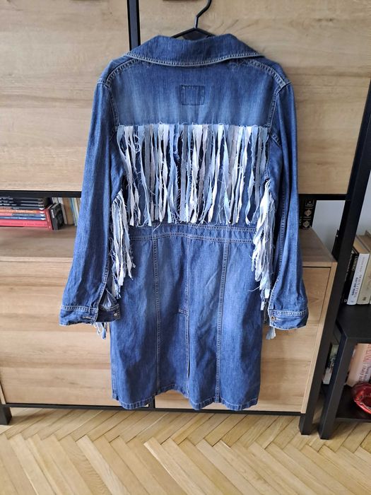 Zjawiskowy płaszcz jeansowy