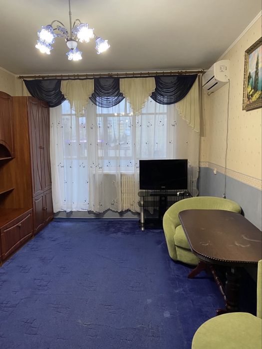 Сдам посуточно 2 кв./апарт.м.Спортивная,Металлист,Конный рынок,центр.