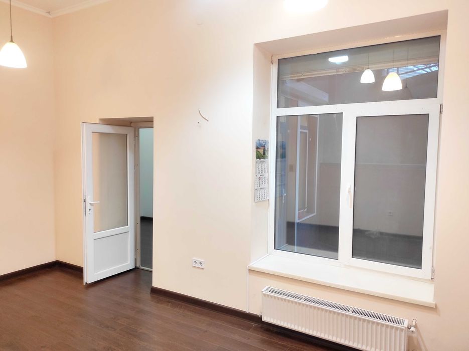 Сдам фасадное помещение 43 м2 в ЖК Мерседес. Центр. Парк Шевченко