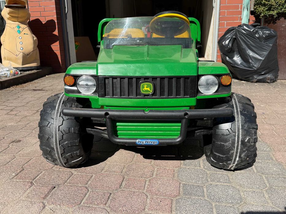 John Deere Gator