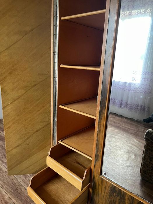 Шкаф ретро 60-х років