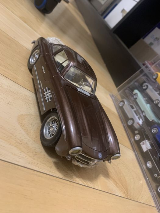 Модели масштабу 1/18