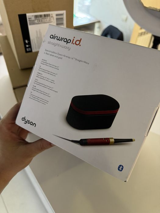 Фен Dyson Airwrap i.d. HS08 Multi-Styler and Dryer Straight to Wavy - Red Velvet/Gold (596926-01) EU