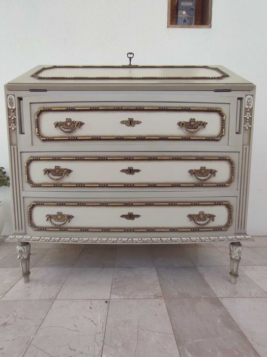 Cómoda/Escrivaninha estilo Louis XV